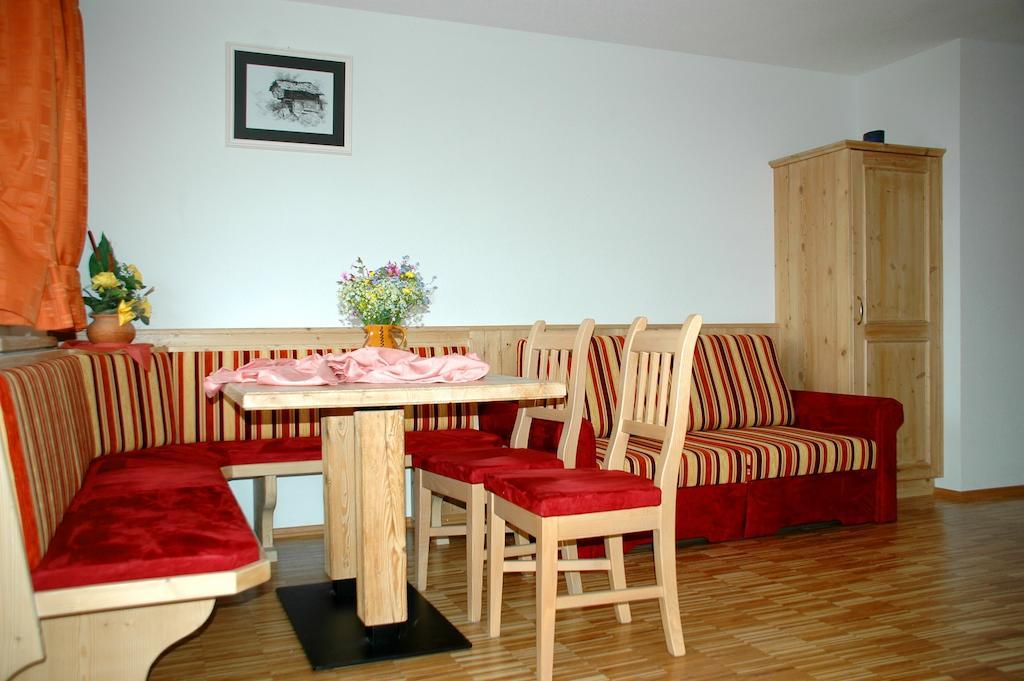 Roanerhof Aparthotel Campo Tures Room photo